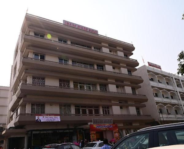 Hotel Shane Avadh , Ayodhya Zewnętrze zdjęcie