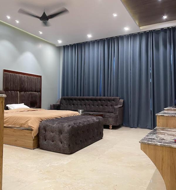 Hotel Shane Avadh , Ayodhya Zewnętrze zdjęcie